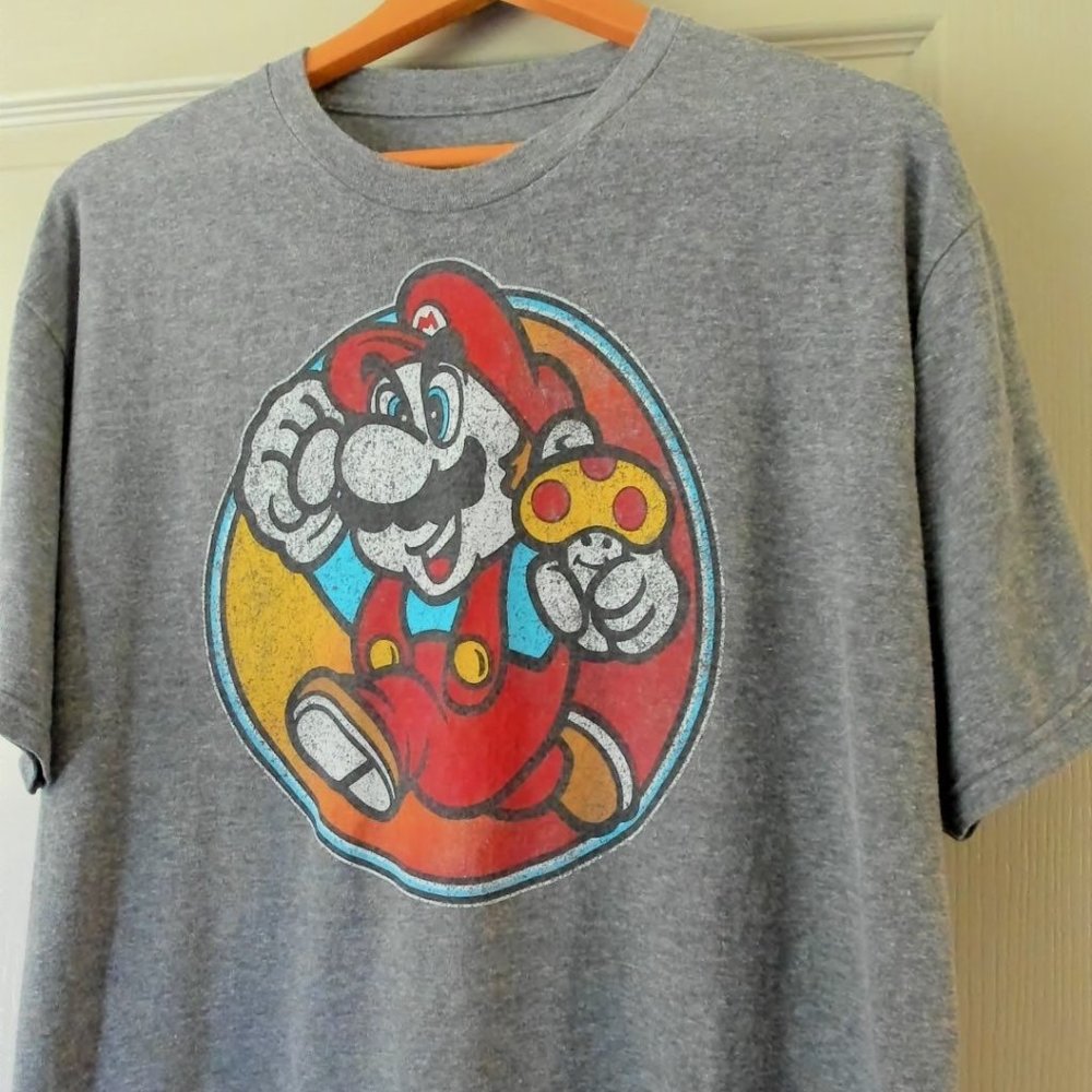 Vintage Distressed Super Mario Bros. T-Shirt in Grey Featuring Mario w/Mushroom